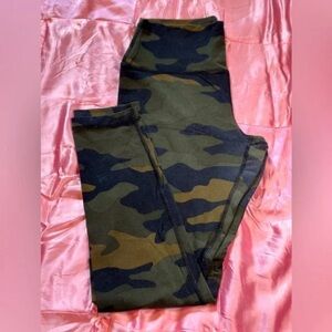 Victoria’s Secret PINK Camo Athletic Leggings